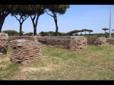 05914 ostia - regio iv - insula viii - edificio (iv,viii,5) - via di cartilio poplicola - 4. und 3. raum von osten - bli ri osten - 06-2024.jpg